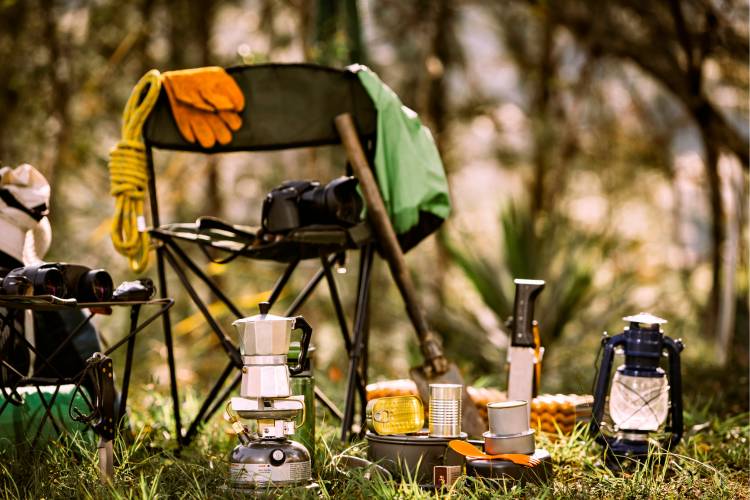 Guias e análises de equipamentos ecológicos e reutilizáveis para camping